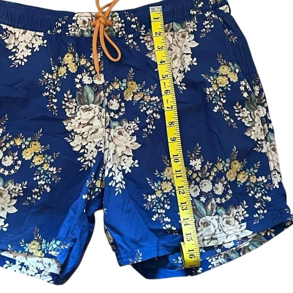 J Crew Men's Blue Floral Dock Shorts, Size Large